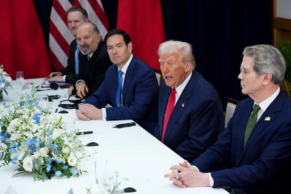 Xi Jinping i-a spus lui Trump că țările lor ar trebui să fie „mai degrabă parteneri decât adversari”. În culisele summitului din China  1068454