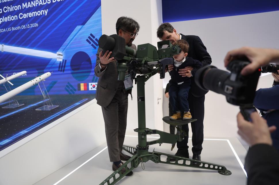 Nicușor Dan, despre vizita cu fiul său, Antim, la expoziția Black Sea Defense: "Orice are 4, 6, 8 roți e potrivit pentru el" 1069006