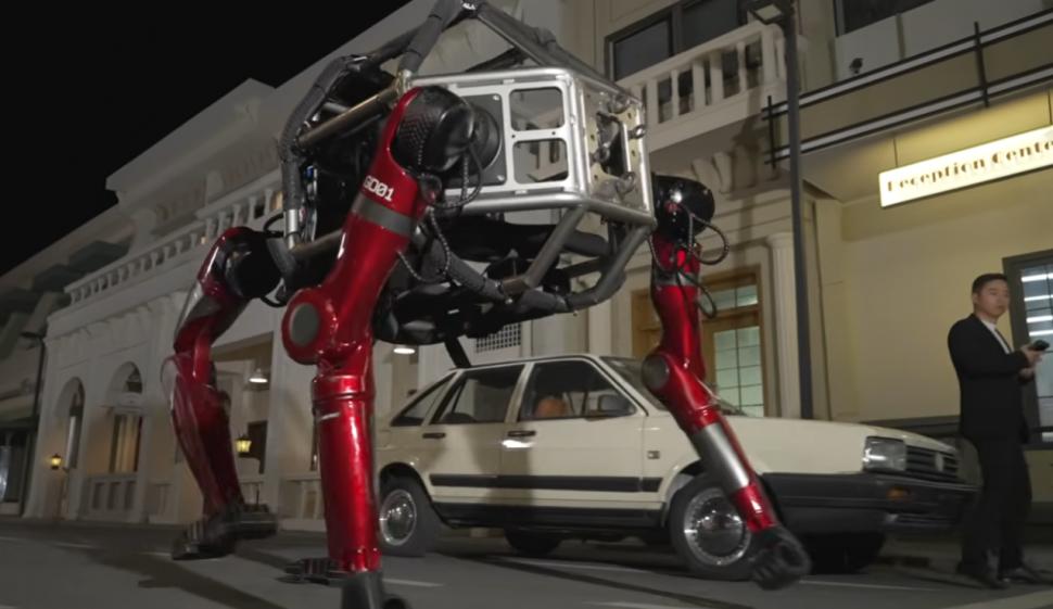 China a dezvăluit un robot uriaș ușor de condus, care sparge pereți. GD01 pare desprins direct dintr-un film science fiction 1069344