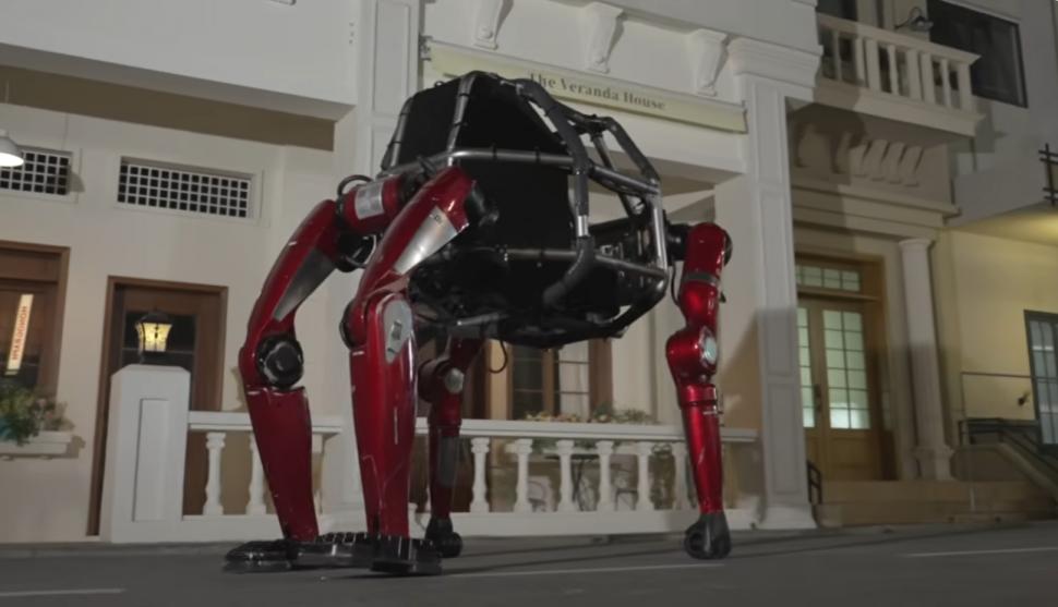 China a dezvăluit un robot uriaș ușor de condus, care sparge pereți. GD01 pare desprins direct dintr-un film science-fiction 1069345