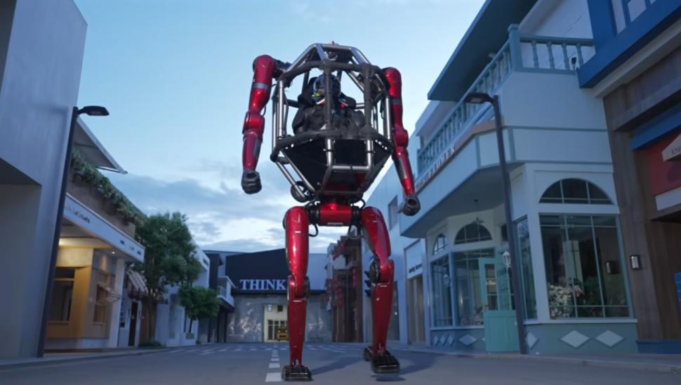 China a dezvăluit un robot uriaș ușor de condus, care sparge pereți. GD01 pare desprins direct dintr-un film science-fiction 1069347
