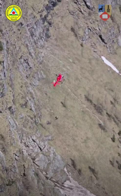 Un turist bulgar a căzut într-o prăpastie pe Valea Caraimanului după ce a alunecat pe zăpadă. A fost preluat cu elicopterul  1069595