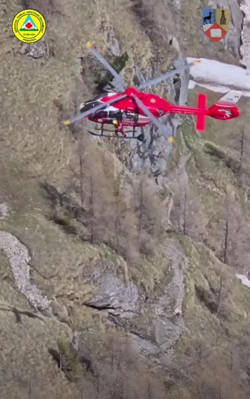 Un turist bulgar a căzut într-o prăpastie pe Valea Caraimanului după ce a alunecat pe zăpadă. A fost preluat cu elicopterul  1069598