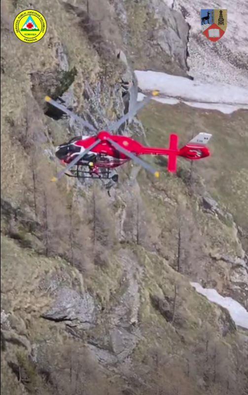 Un turist bulgar a căzut într-o prăpastie pe Valea Caraimanului după ce a alunecat pe zăpadă. A fost preluat cu elicopterul  1069604