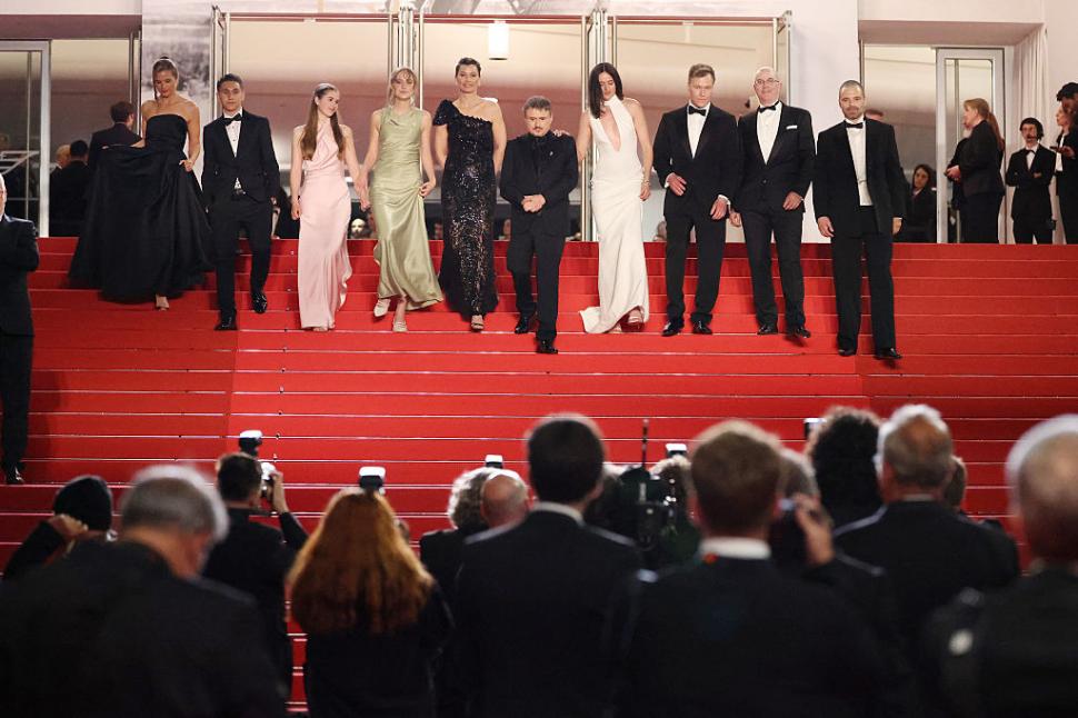 Cristian Mungiu a fost ovaționat la Cannes timp de 12 minute pentru "Fjord", noul său film cu Sebastian Stan 1069895
