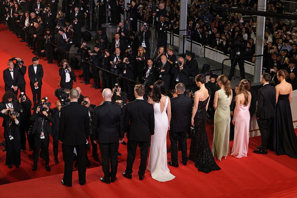Cristian Mungiu a fost ovaționat la Cannes timp de 12 minute pentru "Fjord", noul său film cu Sebastian Stan 1069897