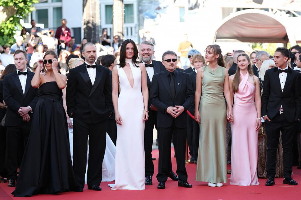 Cristian Mungiu a fost ovaționat la Cannes timp de 12 minute pentru "Fjord", noul său film cu Sebastian Stan 1069901