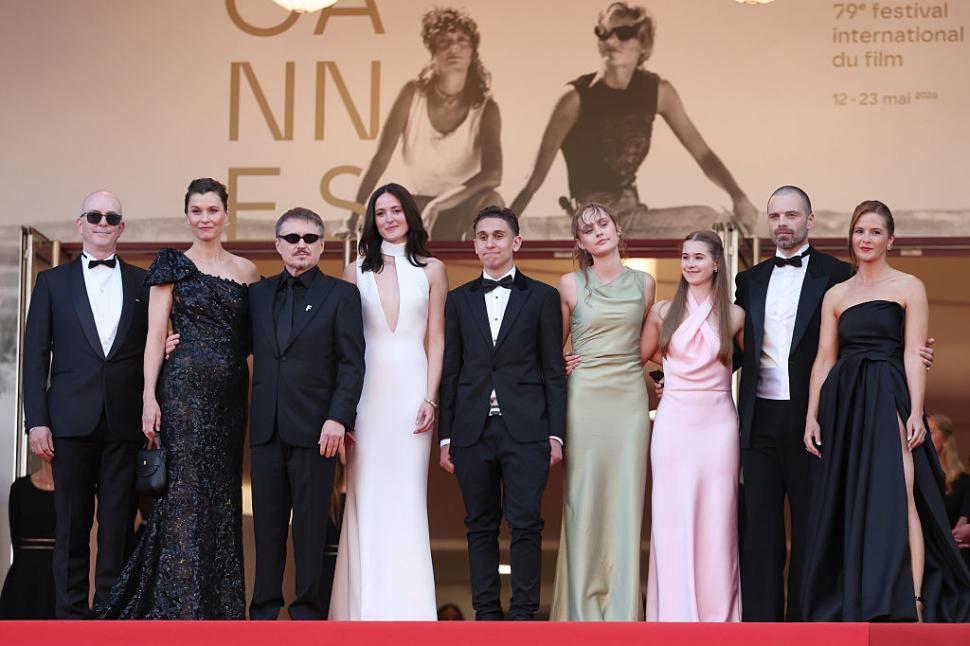 Cristian Mungiu a fost ovaționat la Cannes timp de 12 minute pentru "Fjord", noul său film cu Sebastian Stan 1069902