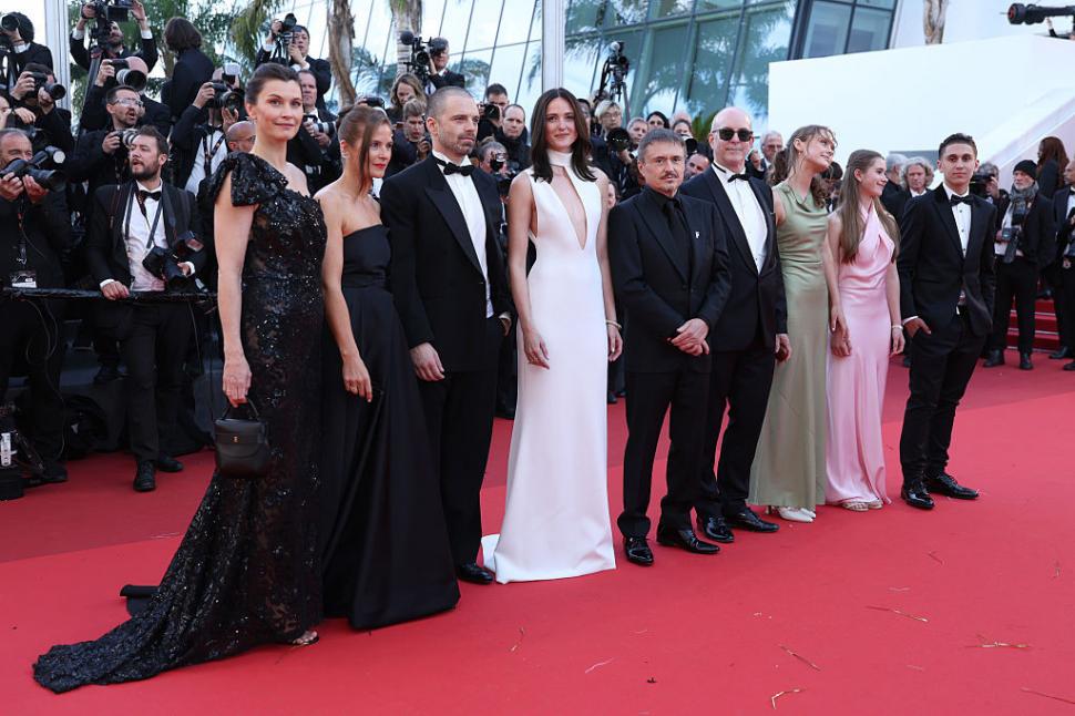 Cristian Mungiu a fost ovaționat la Cannes timp de 12 minute pentru "Fjord", noul său film cu Sebastian Stan 1069903