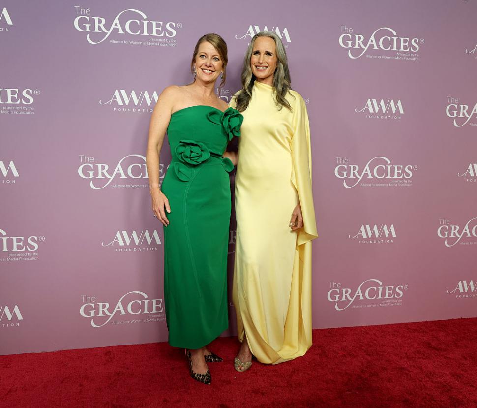 Antena 3 CNN a primit trofeul Gracie Awards pentru reportajul despre femicid în România în cadrul galei impresionante din Beverly Hills 1070244