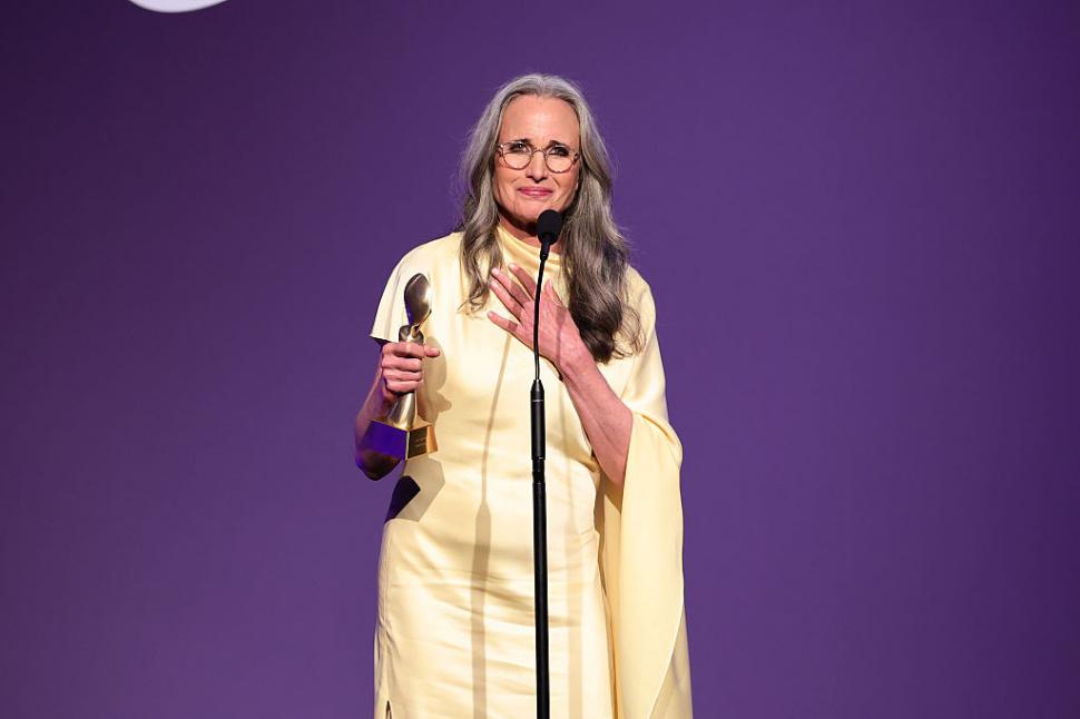 Antena 3 CNN a primit trofeul Gracie Awards pentru reportajul despre femicid în România în cadrul galei impresionante din Beverly Hills 1070245