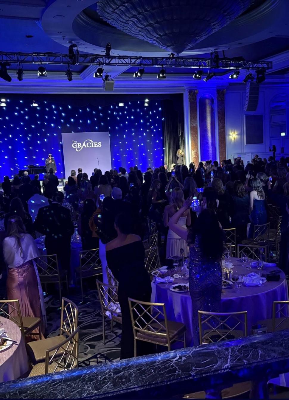 Antena 3 CNN a primit trofeul Gracie Awards pentru reportajul despre femicid în România în cadrul galei impresionante din Beverly Hills 1070246