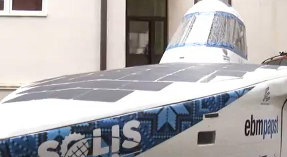 Studenții din Cluj au creat mașini alimentate exclusiv cu energie solară: “Va schimba felul în care ne deplasăm în orașe” 1070844