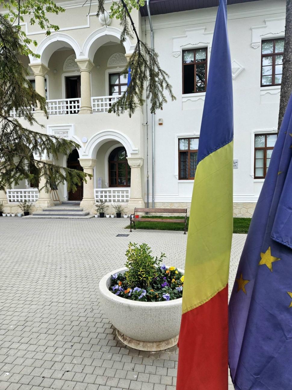 Garnizoana unde au fost executați soții Ceaușescu s-a făcut muzeu și atrage turiști din SUA. Un manechin îl reprezintă pe Ionel Boeru 1071051