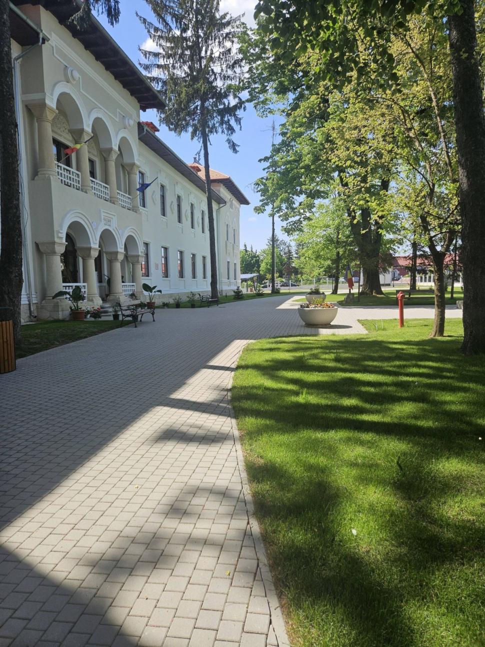 Garnizoana unde au fost executați soții Ceaușescu s-a făcut muzeu și atrage turiști din SUA. Un manechin îl reprezintă pe Ionel Boeru 1071052