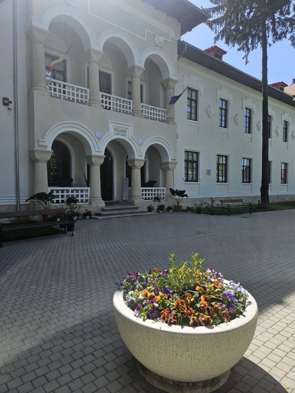 Garnizoana unde au fost executați soții Ceaușescu s-a făcut muzeu și atrage turiști din SUA. Un manechin îl reprezintă pe Ionel Boeru 1071053