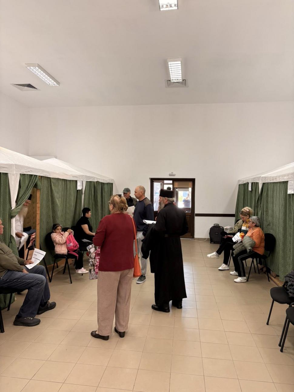 O caravană medicală a ajuns în sate izolate din Delta Dunării. Alexandru Rogobete: Peste 145 de pacienți, consultați gratuit de medici  1071010