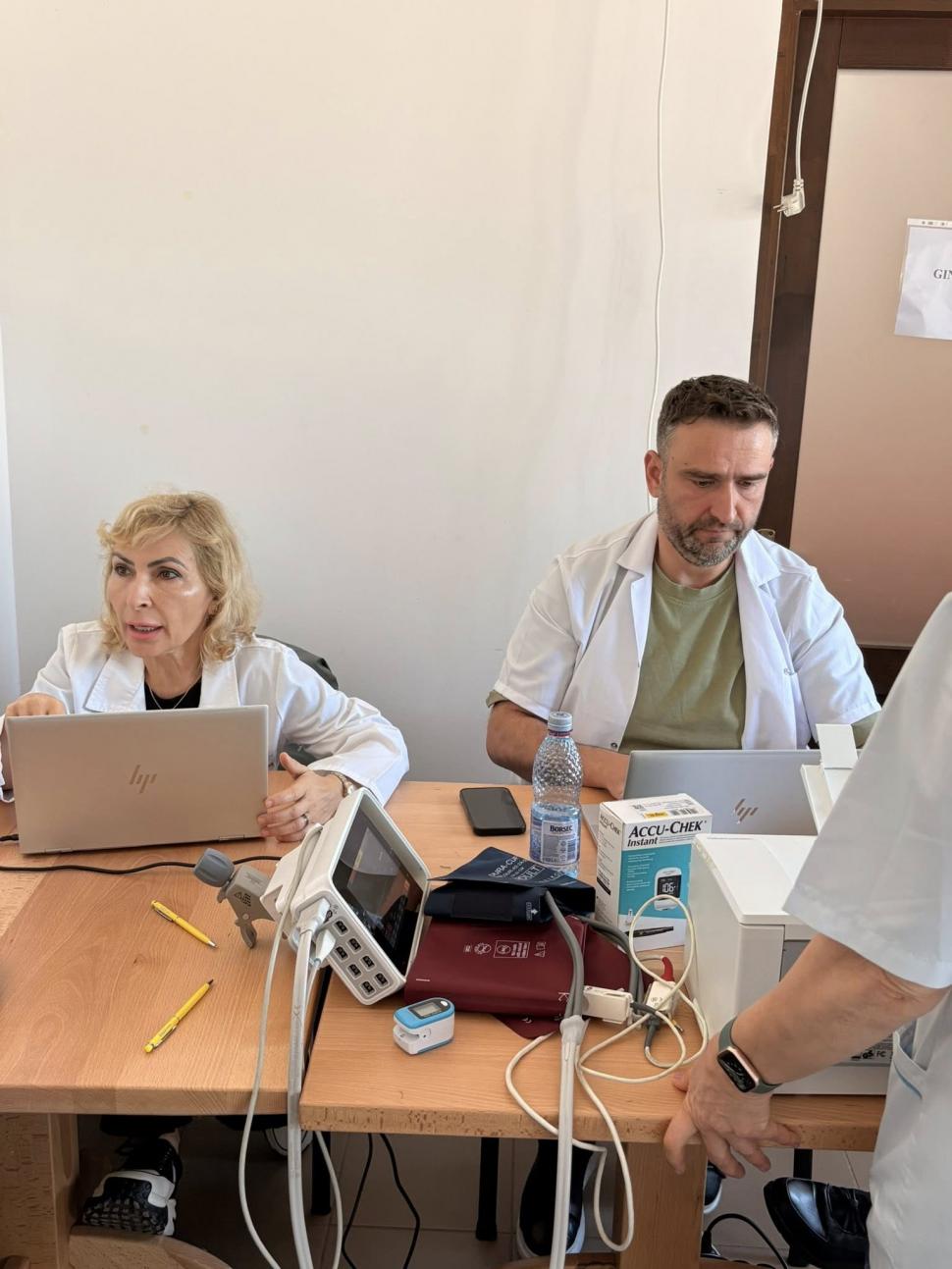 O caravană medicală a ajuns în sate izolate din Delta Dunării. Alexandru Rogobete: Peste 145 de pacienți, consultați gratuit de medici  1071014