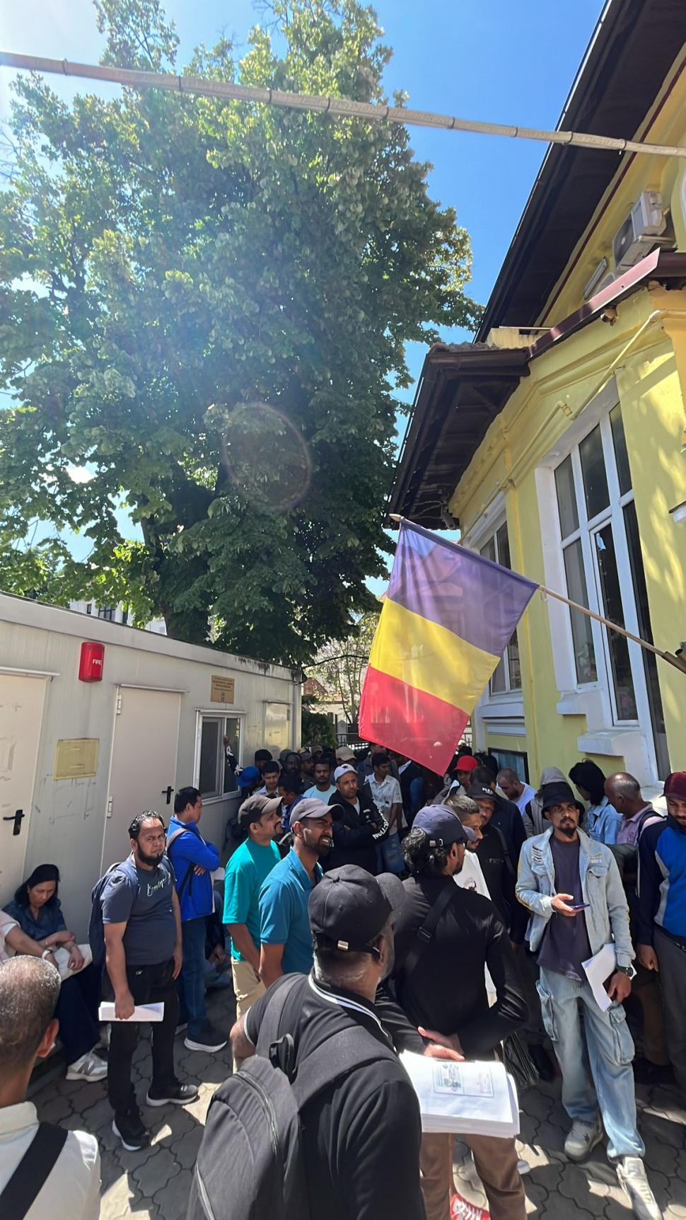 „Veniți să vă regularizați”. Și plecați cu primul avion spre casă. Ce nu funcționează în noua OUG pentru muncitorii străini 1069369