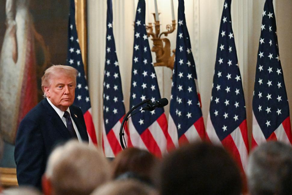 Un suspect a deschis focul la Casa Albă. A fost doborât de Secret Service. Trump era în clădire la momentul atacului 1071104
