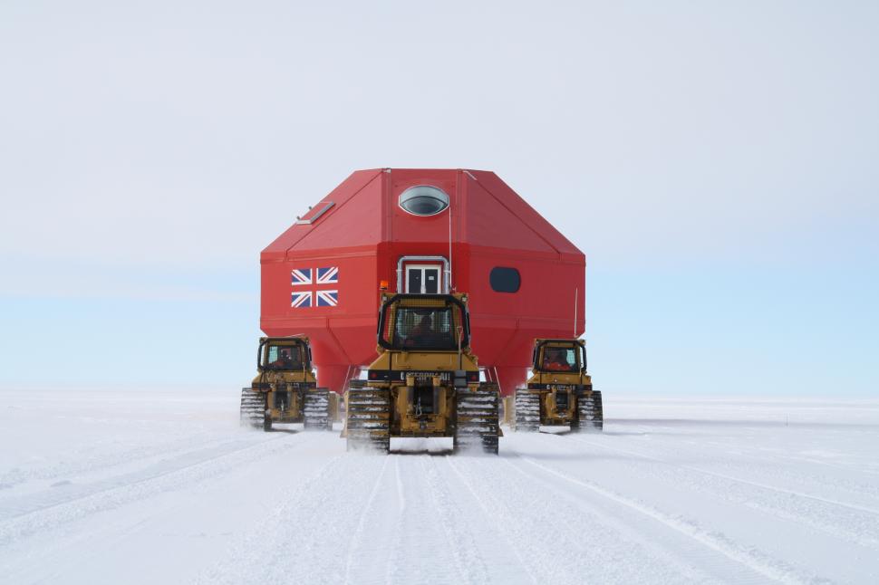 Antarctica este ultima frontieră a arhitecturii. Cine este omul care o proiectează aproape de unul singur 1071496