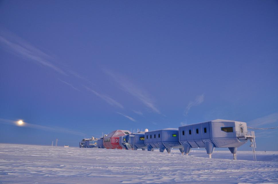 Antarctica este ultima frontieră a arhitecturii. Cine este omul care o proiectează aproape de unul singur 1071505