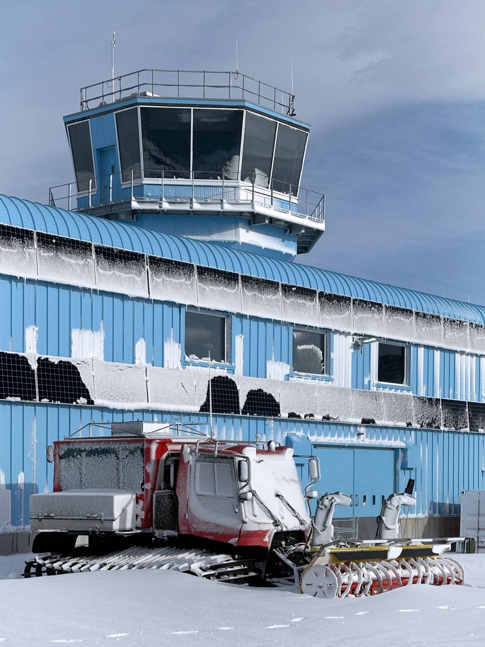 Antarctica este ultima frontieră a arhitecturii. Cine este omul care o proiectează aproape de unul singur 1071508