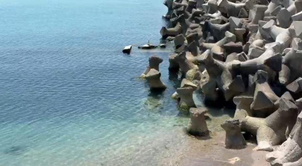 De ce apa Mării Negre este turcoaz, la Constanța. Explicația fenomenului care a transformat litoralul într-un peisaj din Maldive 1071426
