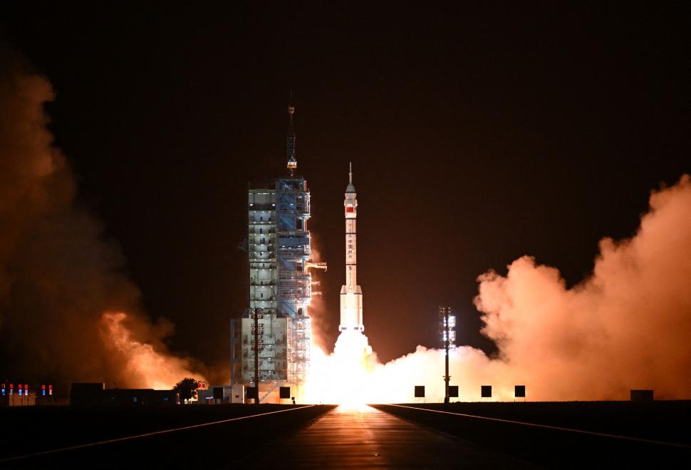 Un nou echipaj de „taikonauți” a ajuns la bordul stației spațiale chineze Tiangong 1071280