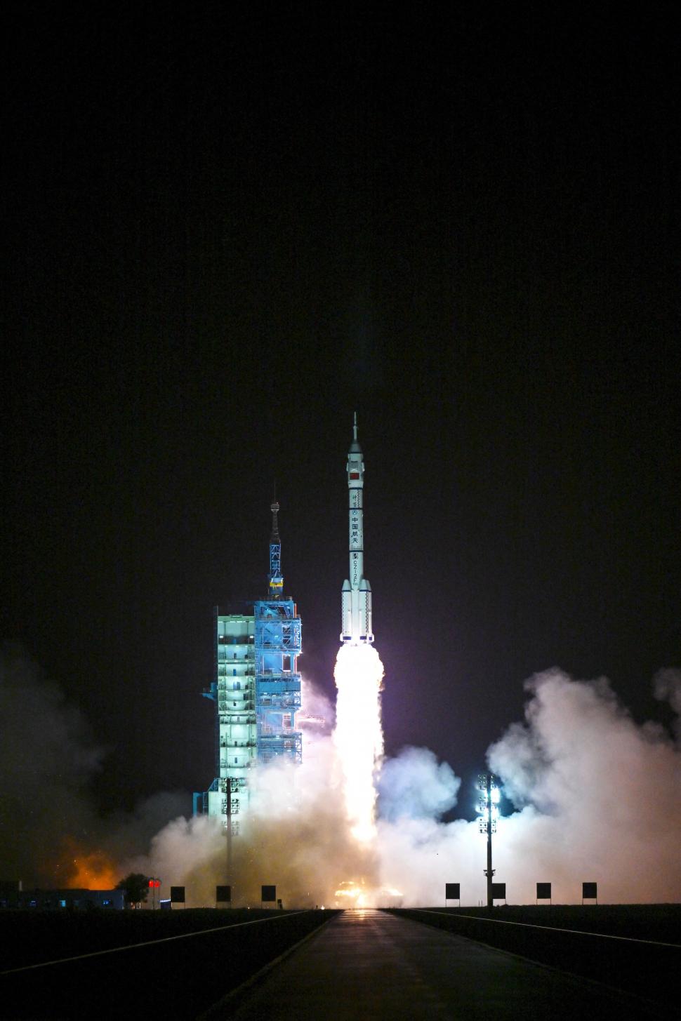Un nou echipaj de „taikonauți” a ajuns la bordul stației spațiale chineze Tiangong 1071282