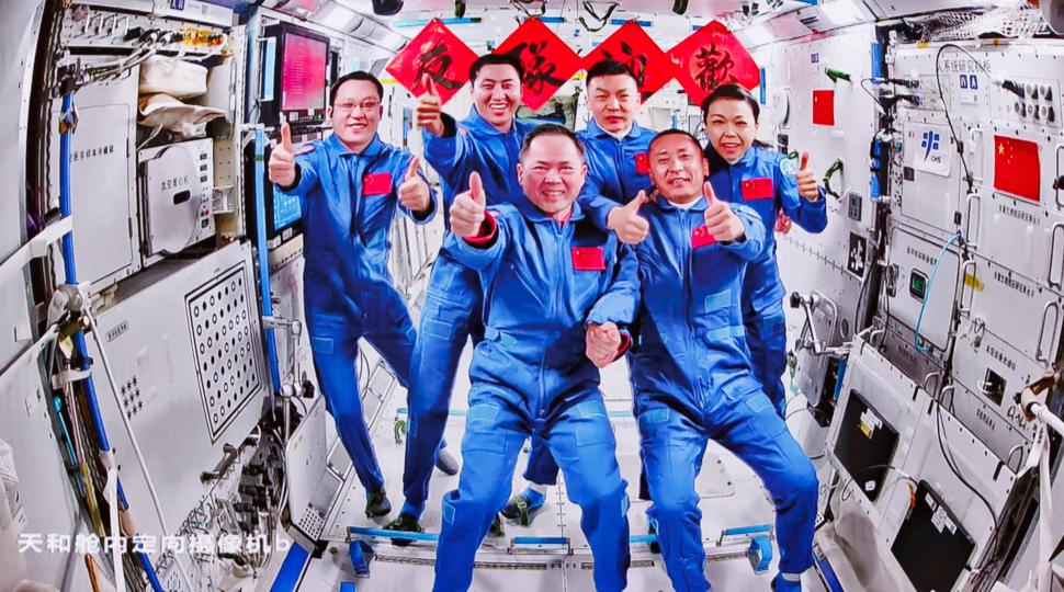 Un nou echipaj de „taikonauți” a ajuns la bordul stației spațiale chineze Tiangong 1071294