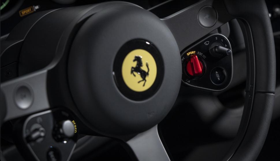 Ferrari a lansat primul său model complet electric. Cum arată Luce. Are un design diferit față de cel clasic și poate atinge 310 km/h 1071556