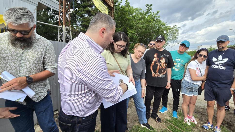 În parcul de aventură Prelungirea Ghencea, oamenii cer de 11 ani șosea și... un parc. Deocamdată au doar „natură vie cu lopată și 4G” 1071732