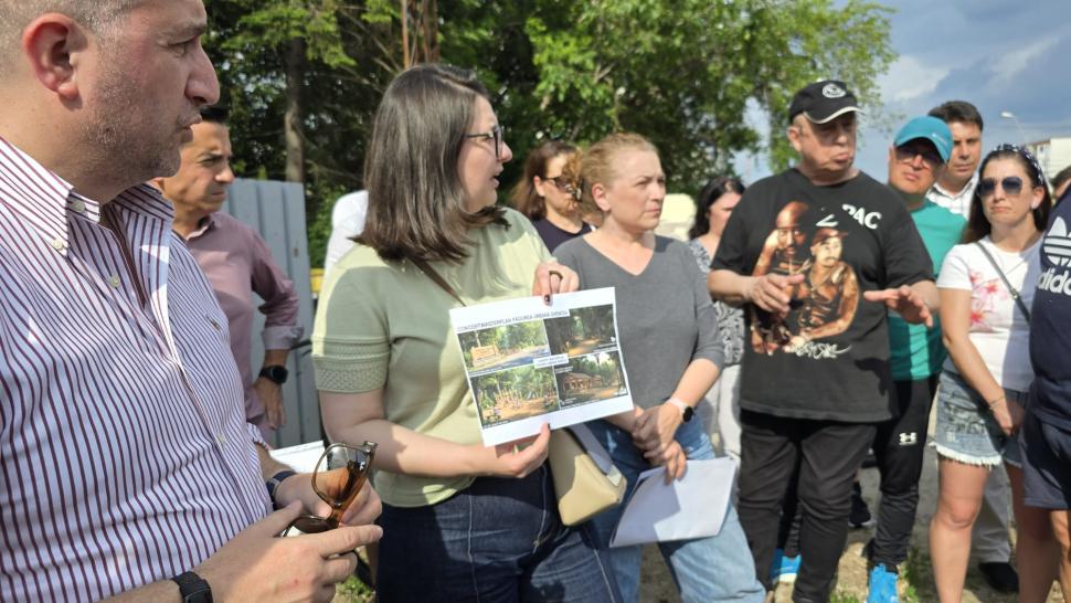 În parcul de aventură Prelungirea Ghencea, oamenii cer de 11 ani șosea și... un parc. Deocamdată au doar „natură vie cu lopată și 4G” 1071748