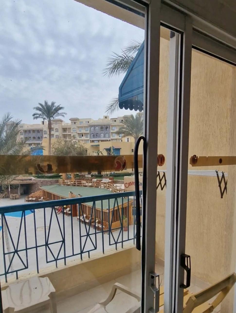 O familie care și-a plătit o vacanța de vis în Egipt a avut un șoc major când a ajuns la Hurghada: „Ne-am îmbolnăvit” 1071815