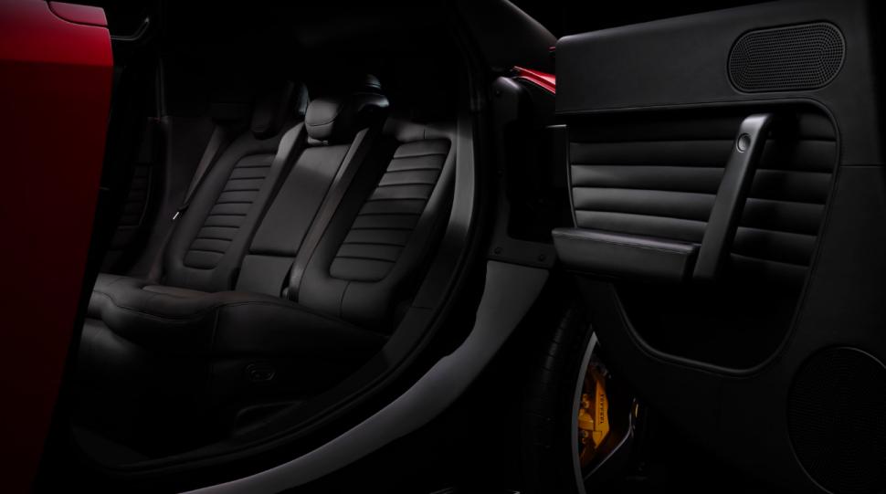 Acțiunile Ferrari se prăbușesc după ce producătorul auto a prezentat prima sa mașină complet electrică: Luce e subiect de glume online 1072015