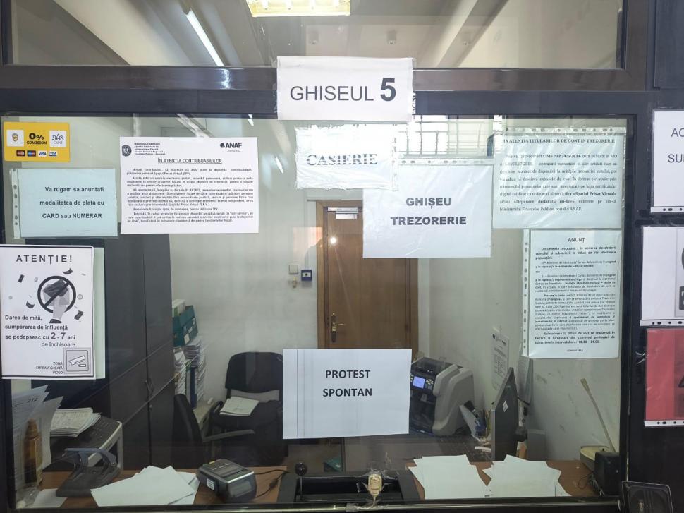 Legea salarizării apasă butonul revoltelor. Asistenții medicali sunt în stradă, protest la ANAF și Trezorerie. Vămile amenință cu greva 1072269