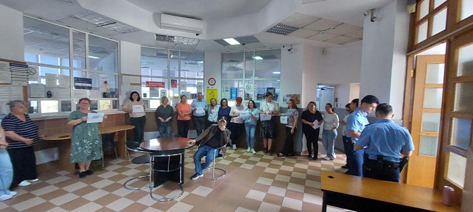 Legea salarizării apasă butonul revoltelor. Asistenții medicali sunt în stradă, protest la ANAF și Trezorerie. Vămile amenință cu greva 1072271