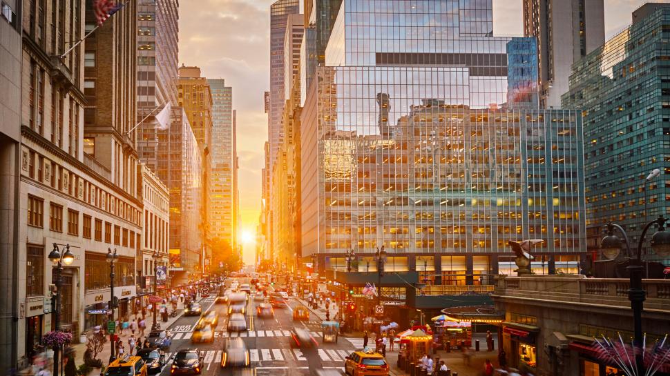 Proiectarea străzilor din New York în 1811 a dat naștere din greșeală unui fenomen unic în lume: Manhattanhenge. Are loc de 4 ori pe an 1072811