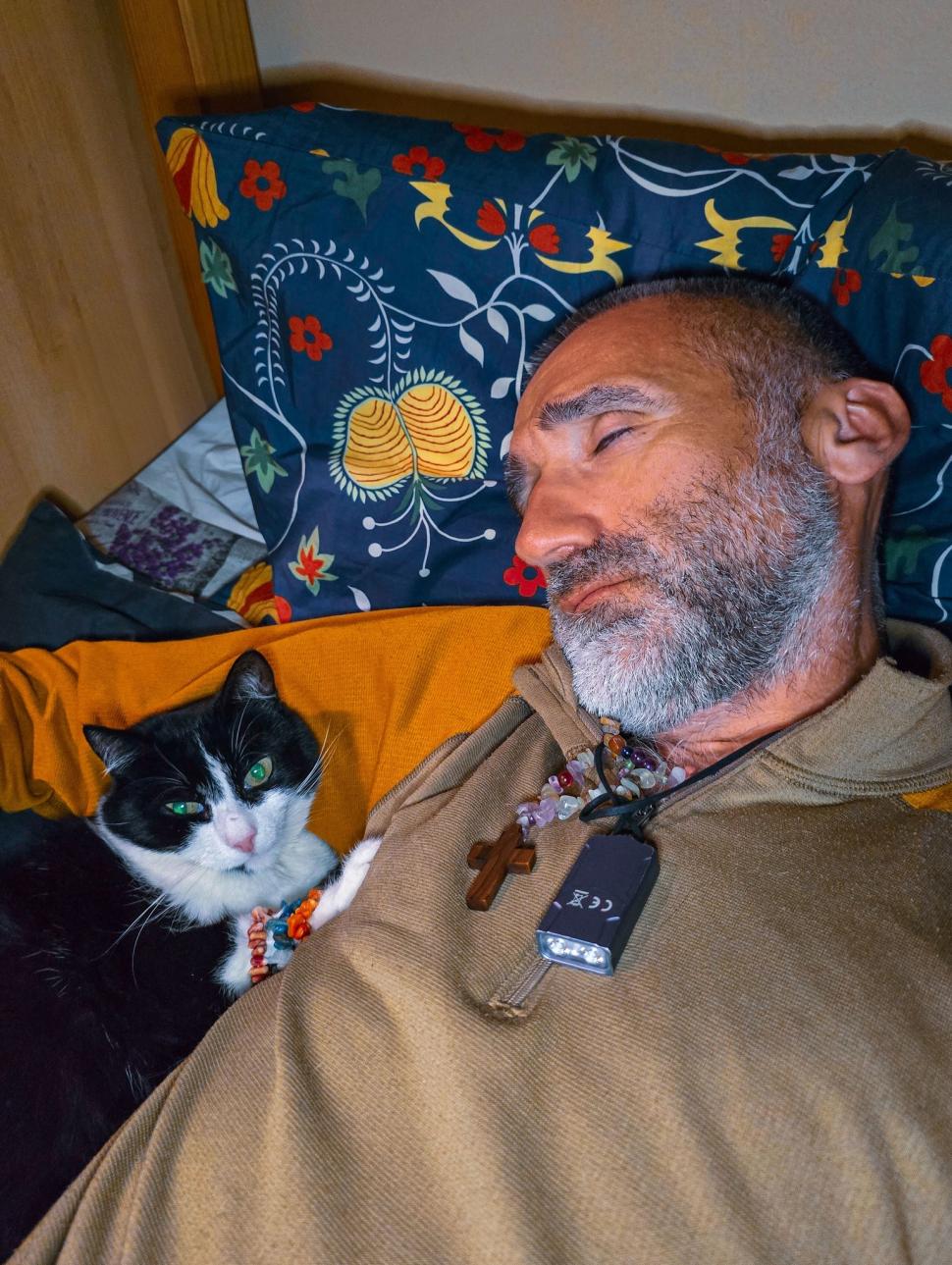 Omul de pe Omu. Povestea meteorologului care trăiește la peste 2.500 de metri, cu pisica Rodica și vulpea Foxy 1072652