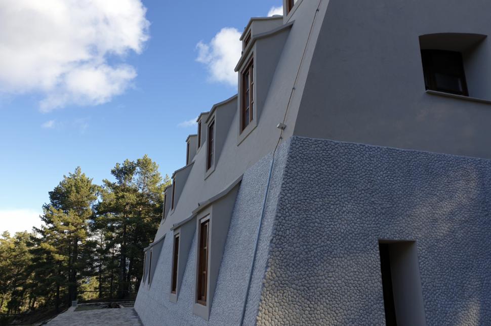 Un chalet proiectat de Antoni Gaudí, ascuns în Pirinei timp de peste un secol, tocmai a fost descoperit. Cum arată clădirea renovată 1072840