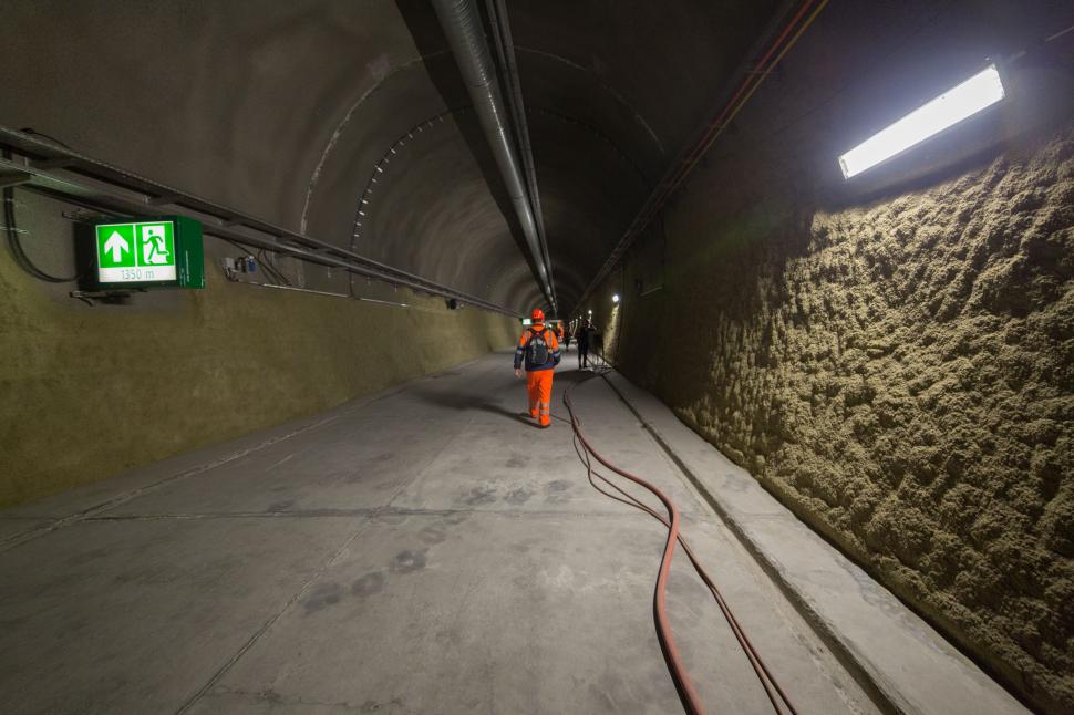 Cel mai lung tunel feroviar din lume e aproape gata: Va traversa Alpii pe sub munți și va lega două țări cu trenuri de mare viteză 1073017