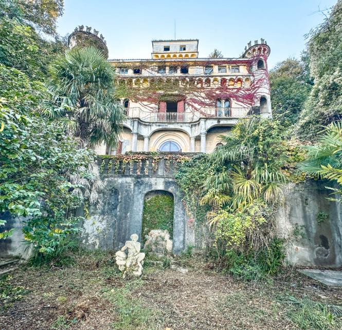Un castel din Italia, care a aparţinut unui creator de modă, a fost scos la vânzare cu 5 milioane de euro 1072703
