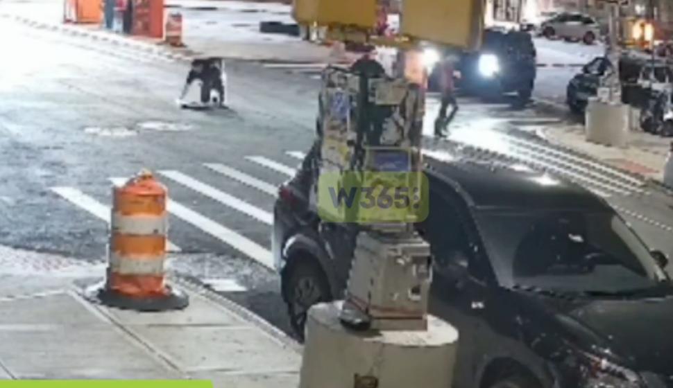 Misterul oamenilor care ies din canalizările New Yorkului. Imaginile care au dus la o anchetă a poliției și au declanșat teorii bizare 1073723