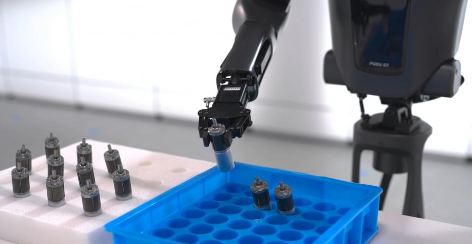 Un robot semi-umanoid, care învață meseria direct la locul de muncă, a fost prezentat de producători. Cum arată și unde se poate angaja 1073775