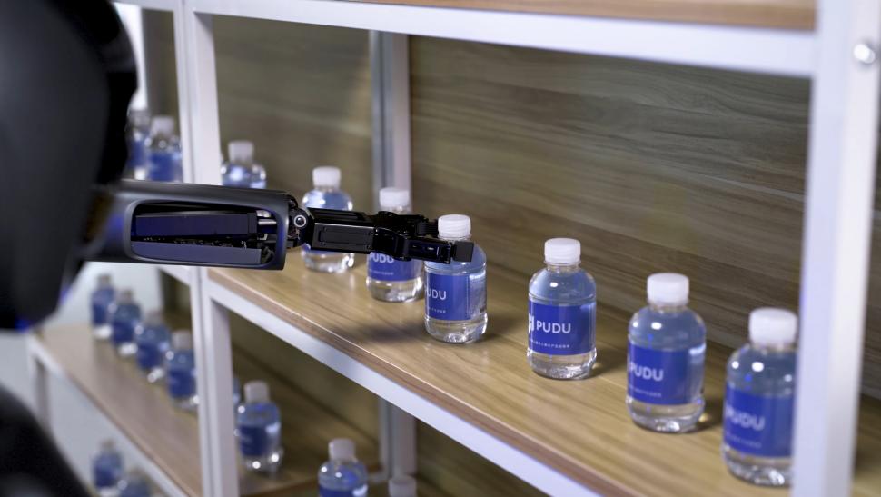 Un robot semi-umanoid, care învață meseria direct la locul de muncă, a fost prezentat de producători. Cum arată și unde se poate angaja 1073782