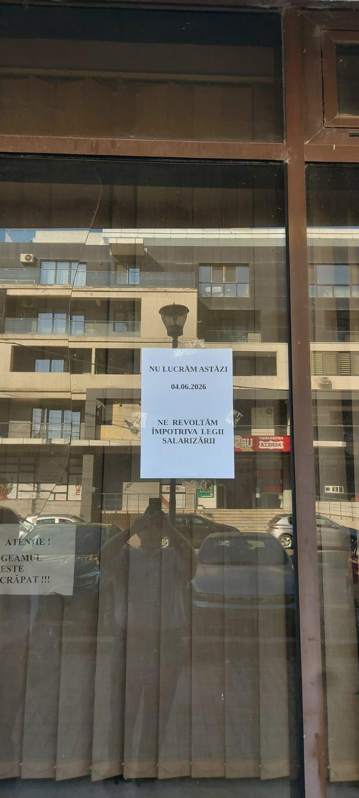 Cel mai mare protest din Finanțe. Blocaje în trezorerii, ANAF și vămi. "Când îți iau 2.000 de lei din salariu, nu mai ai ce pierde" 1074096