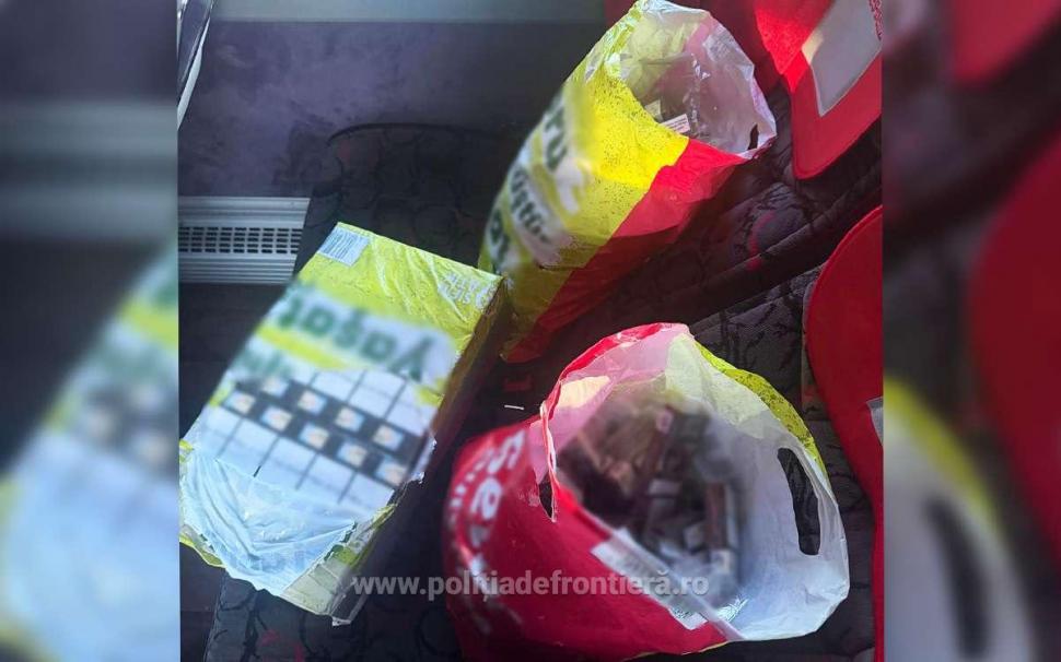Poliţiştii din Giurgiu au găsit 25 de încărcătoare de pistol şi 465 de pachete de țigări, într-un autocar, sub scaunele pasagerilor 1074249