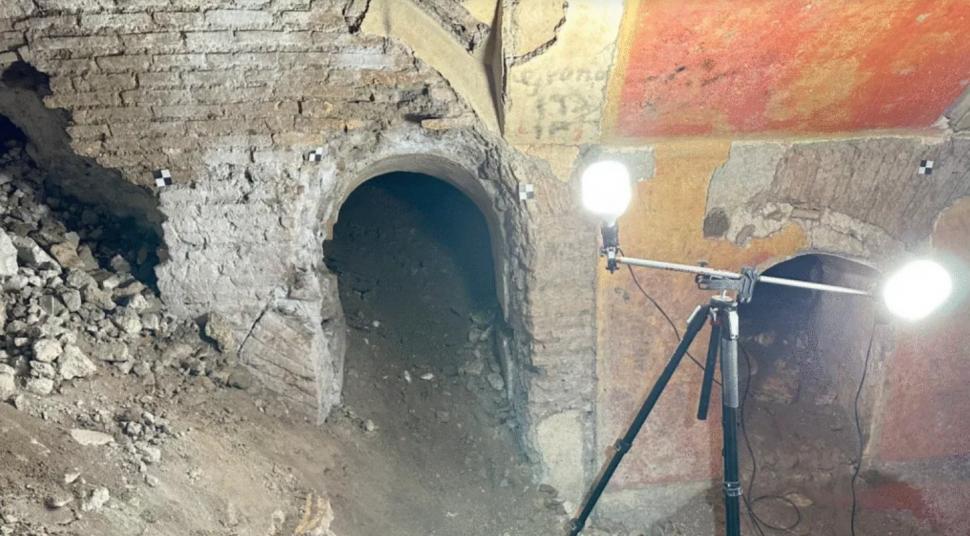 Niște copii au descoperit o vilă romană luxoasă veche de 1.800 de ani, sub sala de sport a liceului lor din Roma 1074479