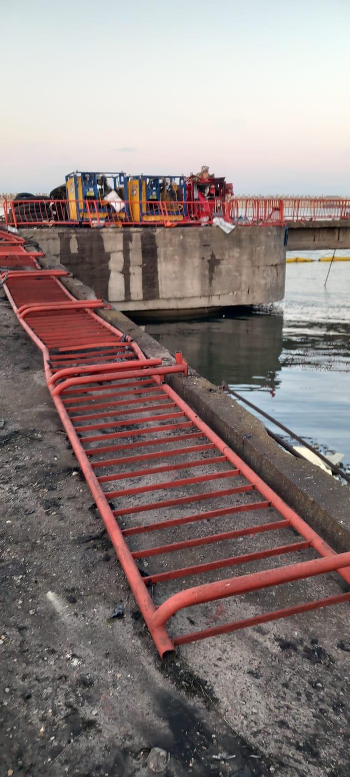 Imagini cu distrugerile provocate după explozia unei drone, în Port. Nicuşor Dan a ajuns la Constanţa, unde va fi o ședință de analiză 1074689